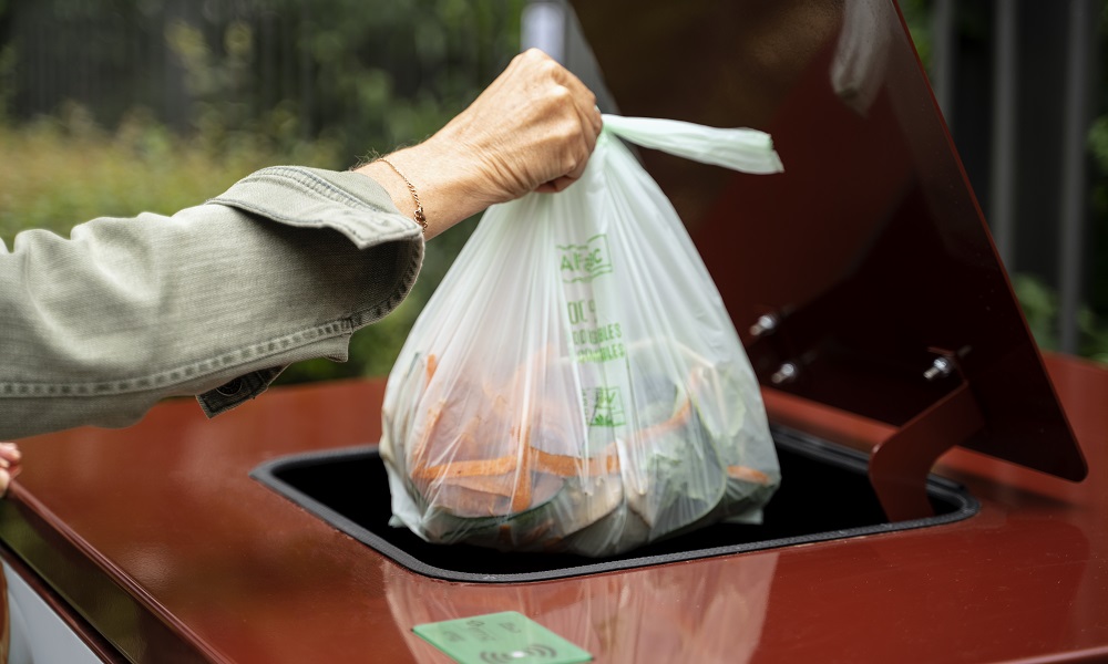 Une expérimentation de tri à la source et de collecte des déchets alimentaires en sac biosourcé et compostable